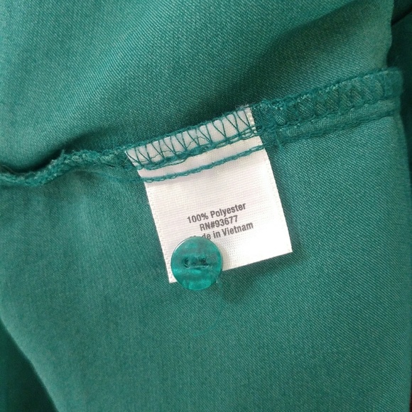 🌸Ana green emerald blouse - Picture 5 of 5